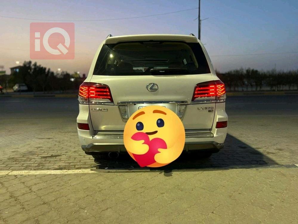 Lexus LX